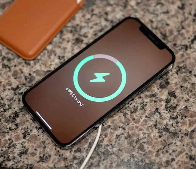 Як насправді потрібно заряджати акумулятор смартфона